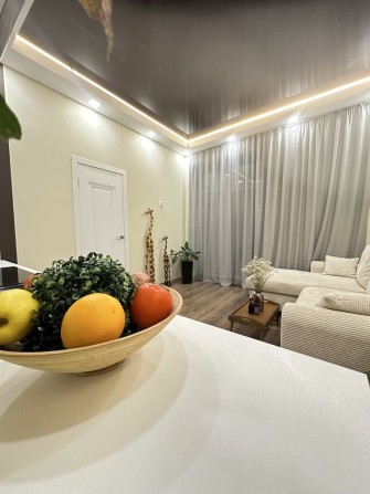 Продам двокімнатну квартиру в сучасному комплексі - фото 1