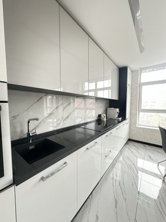 Продам трикімнатну квартиру в елітному ЖК - фото 1