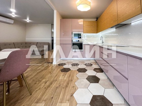 Без коммисии % 3х комн  с панорамным балконом в центре города Запорожье