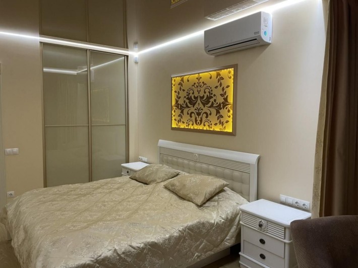 Дворівнева 2-к на Княгині Ольги | Панорамний вид + авторський дизайн - фото 1