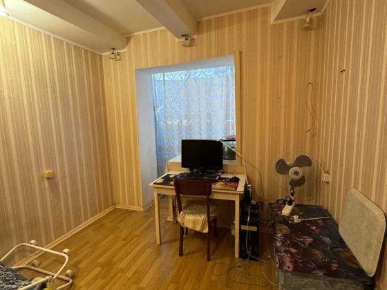 Продам простору 3-кімнатну квартиру на Кримському бульварі ! Одеса