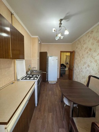 Шикарная 3к с мебелью. Отличный район! - фото 1