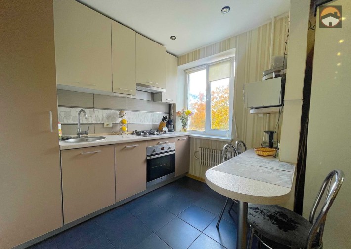 Продам 2-х кімнатну квартиру бульвар Юр'єва 9 - фото 1