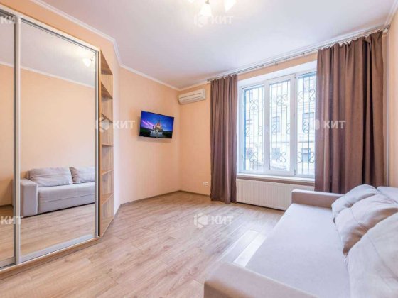 1к 52м2, Центр, Лопатинский, площадь Павловская, сквер Стрелка, 130368 Харків