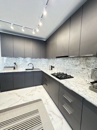 Продам трикімнатну квартира в новому ЖК - фото 1