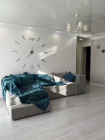 Продаж 3-х кімнатної квартири по вул. Комарова (р-н Критого ринку) - фото 1