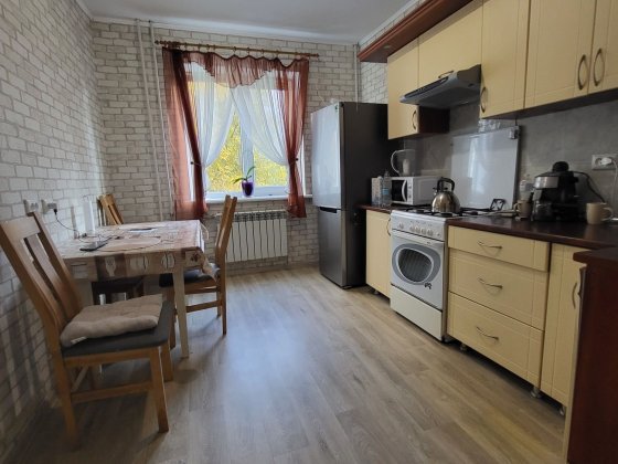 Продам  3 х комн.кв .Хортицкой  / 2 этаж  / квартира с ремонтом Запорожье