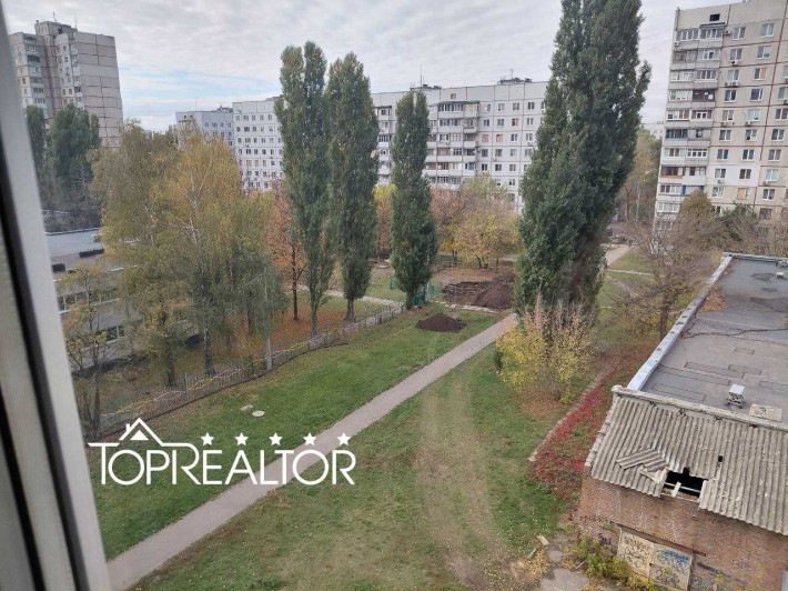 Продам 4-к. квартиру 3 хвилини м. Салтівська 522 мкр  Нескорених 20а - фото 1