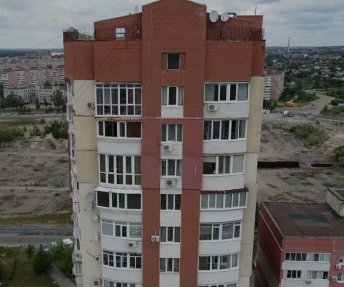 Продам просторную двухкомнатную квартиру в новом доме на Песках - фото 1