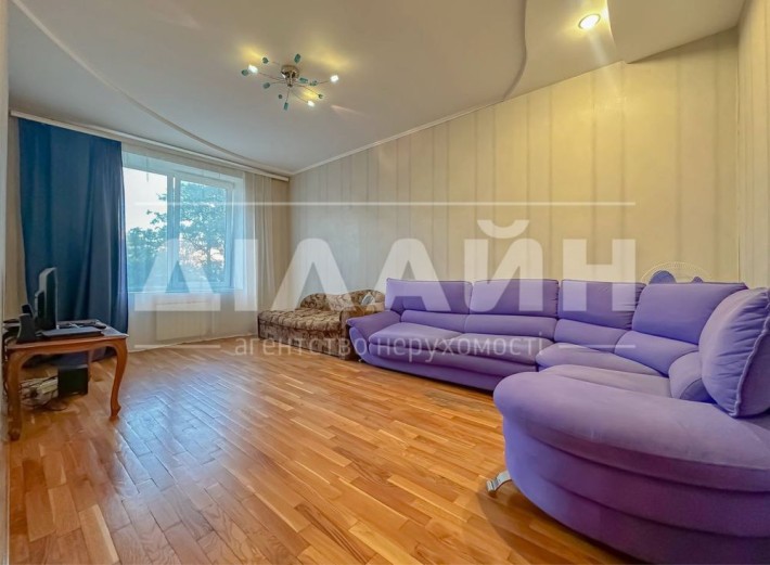 Краща локація! 2х кімн. Сталінка у Центрі міста! - фото 1