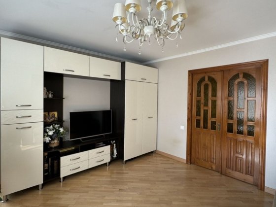 Продаж 2 кімнатної квартири з євроремонтом на Сихові, вулиця Освицька