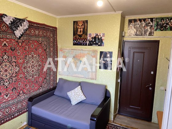 Продам комнату в пяти комнатной квартире по улице  Добровольского.