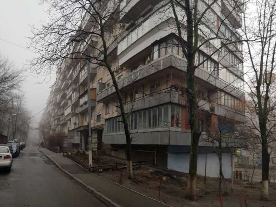 Продаю свою кімнату в 3-кімн. кв. ст.м. "Голосіївсьа" Київ