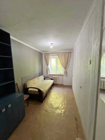 Комната в коммуне: 9.6 кв.м, 4й этаж, 1я ст Люстдорфской дороги - фото 1