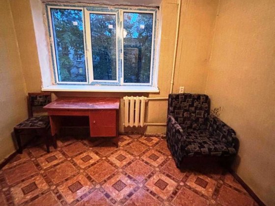 Продам 1 - комнатную гостинку пер. Зерновой 6/5 Харьков