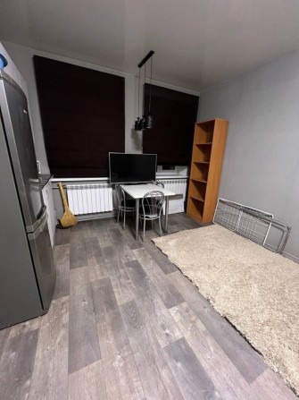 Продам комнату в коммуналке, метро Холодная гора - фото 1