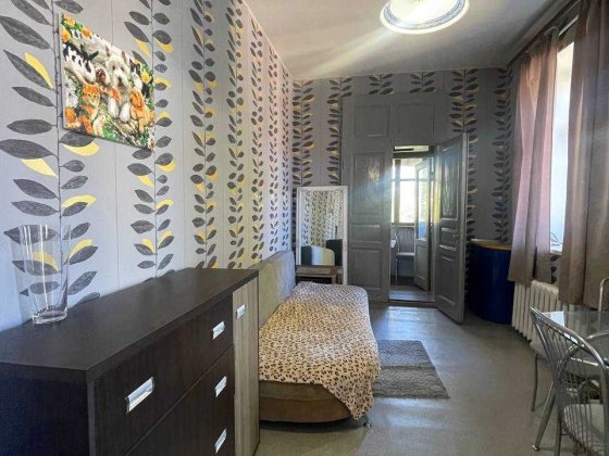 В продажу кімната с БАЛКОНОМ в комунальній квартирі в Центрі! Одесса