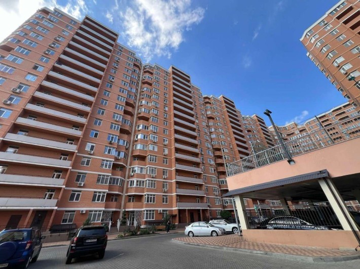 3-ком. квартира! ЖК Реал Парк! Хаджибейский р-н! 3 этаж! - фото 1