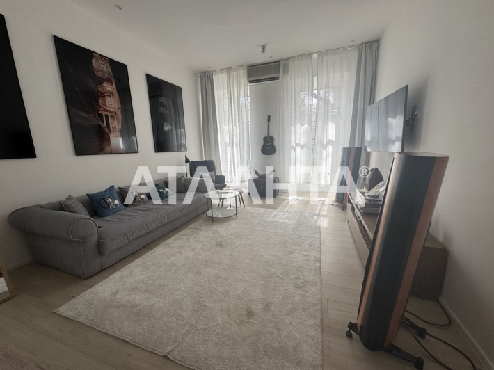 Продам 2 комнатную квартиру c ремонтом в Центре города - фото 1