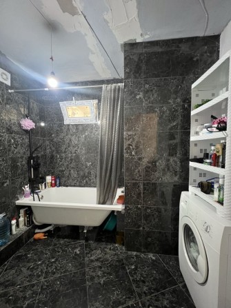 В Продажу 2 к к в Лісках / вул. Євненія Логвінова - фото 1