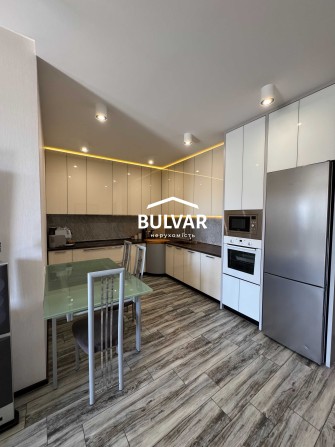 Продаж 2 к.кв. м. 23 Серпня у ЖК Монте Плаза 80 м2, 2 спальні, ремонт - фото 1