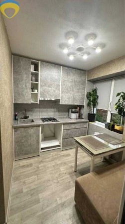 Продам 2 кімнатну квартиру на Черемушках - фото 1