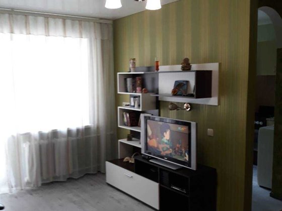 Продам свою 1-х кім. квартиру (33/17/6) по просп. Металургів