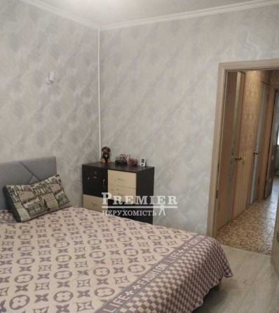 Продам простору 3-кімнатну квартиру - фото 1