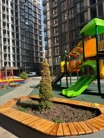 Продам 3 комнатную квартиру 95м2 в сданном доме в центре - фото 1