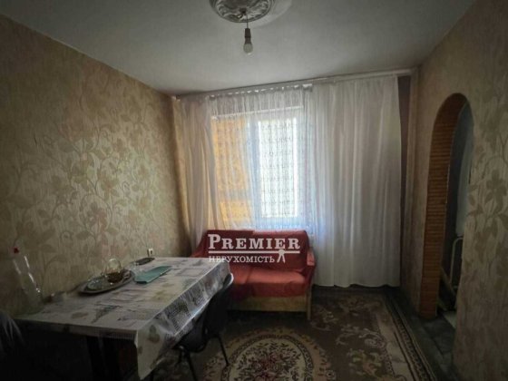 Продам 4-х кімнатну квартиру 70 кв.м