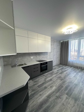 Продам большую однушку с ремонтом в ЖК Модерн - фото 1