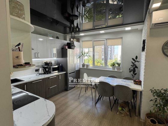 Терміново продам квартиру в новому  будинку. Одесса