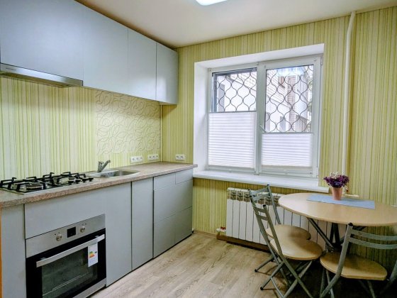 Продам 3 кімн. квартиру на Павловому Полі з ремонтом, метро 23 Серпня Харків