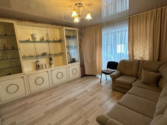 Продам трикімнатну в Південному мікрорайоні