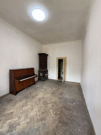 У продажу 2-кімнатної квартири без ремонту на вул. Івана Франка - фото 1