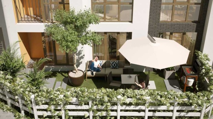 СВІЙ ДВОРИК. Продам велику двокімна квартиру від власника. Розстрочка. - фото 1