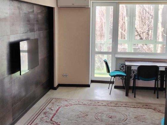 Продаю 4-кімнатну квартиру на площі Перемоги. Ц10 Николаев