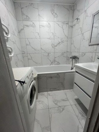 Продаю 4-х кімнатну чешку - фото 1