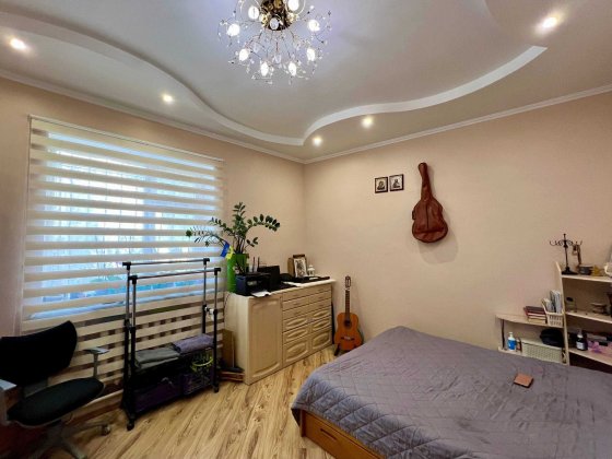 2к квартира з ремонтом, паркомісцем та гаражем по вул. Б.Хмельницького Львів