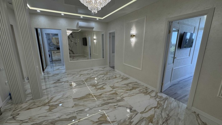 Продам 3 комн. квартиру в ЖК Модерн с дорогим ремонтом - фото 1