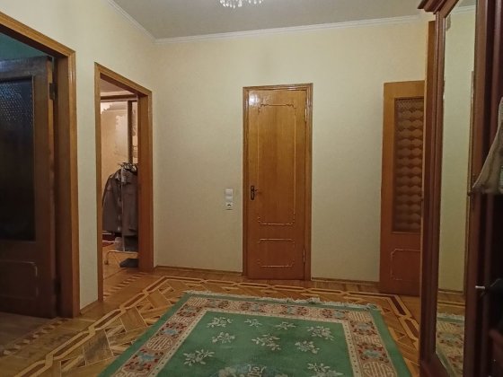 Продам 2к.квартиру М.Научная Обкомовский дом. Сертификат . Харків