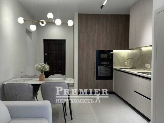 2 комнатная квартира 65 м2 Дорогой Ремонт 60 Жемчужина