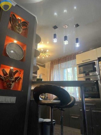 3 комнатная на ул. Филатова, кафе Солнечное, Черемушки - фото 1