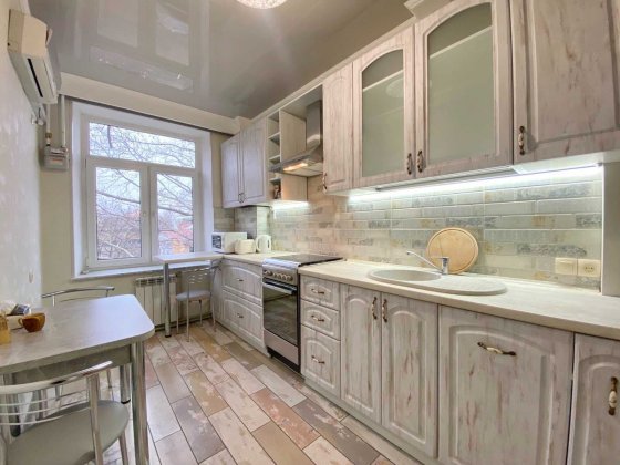 Продаю 3-комн сталинку с автономным отоплением в центре города Ц10 Миколаїв