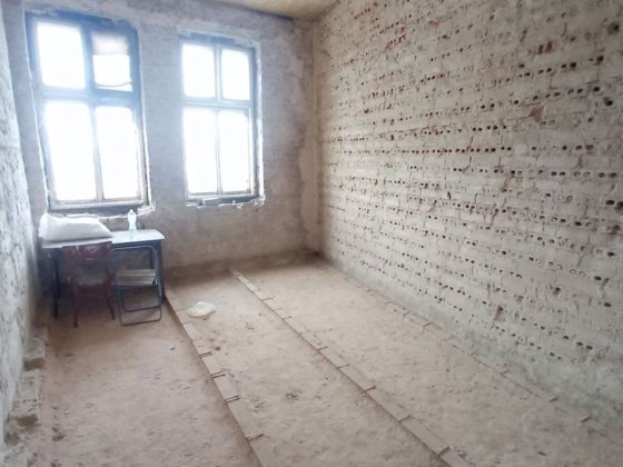 1 кім квартира на пл. Св.Теодора, з фасадними вікнами в центрі міста Львів