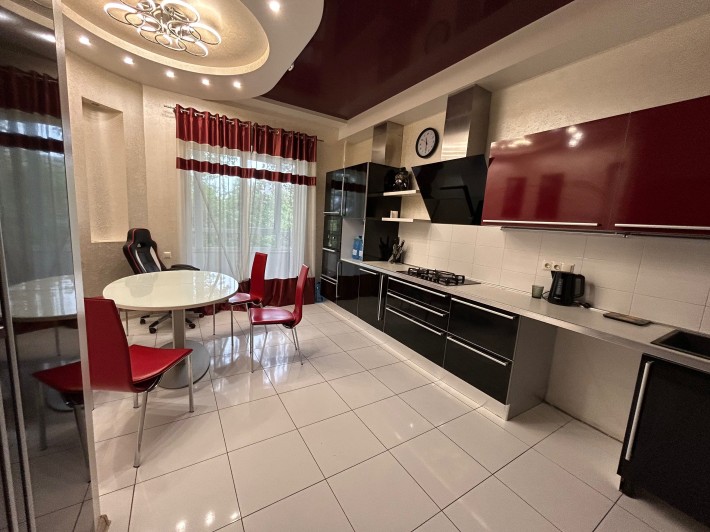 Продаж 3 к/ квартири   в центрі міста. (Сертификат) - фото 1