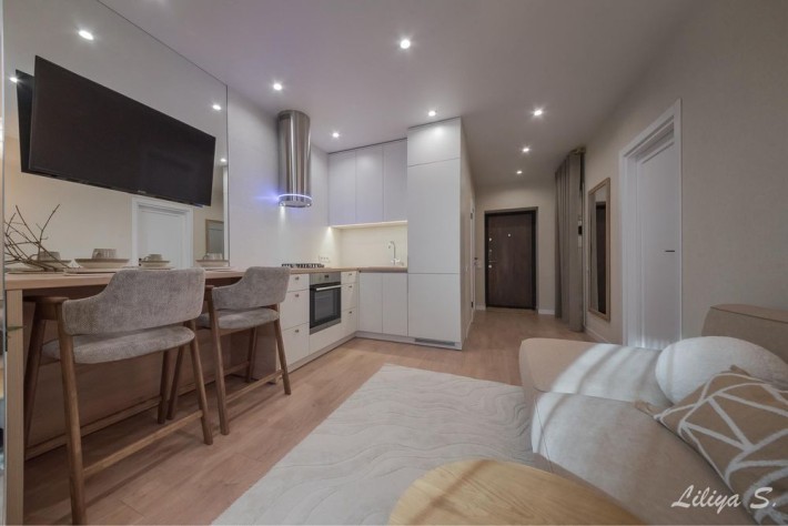 Без % продається квартира в ЖК Уютний Квартала . Авторський ремонт . - фото 1