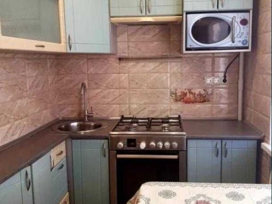 Продається 2 кім квартира біля метро Харьков