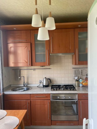 Продам 3-комнатную квартиру на Солнечной, возле Медкомплекса - фото 1