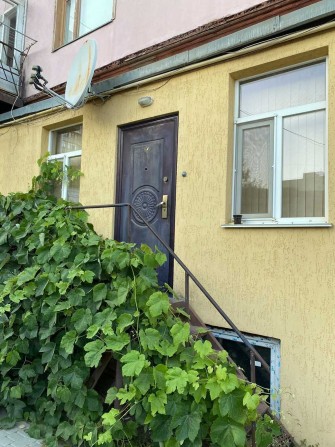 Продам 4-х комнатную квартиру на земле в центре. - фото 1